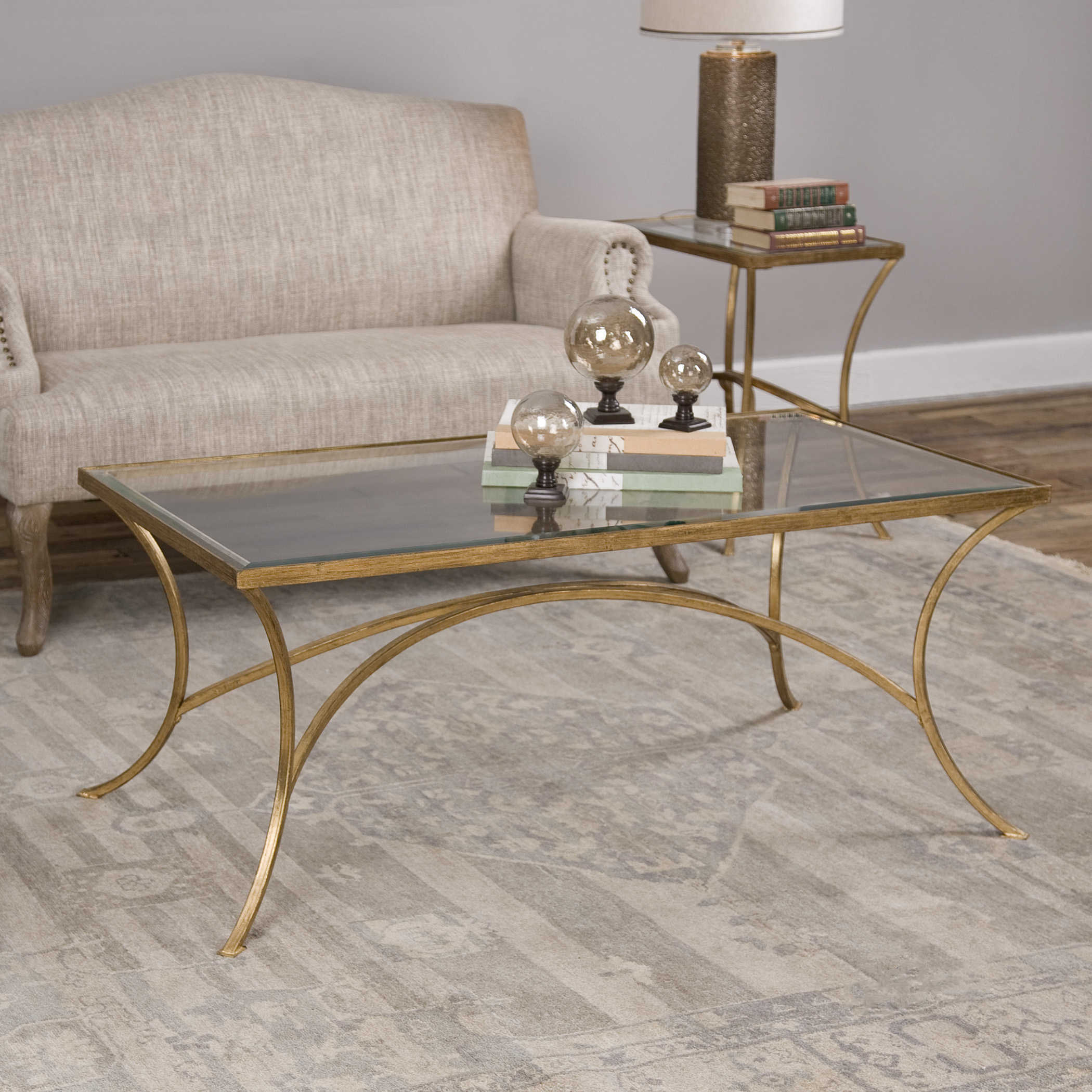 Alayna coffee outlet table