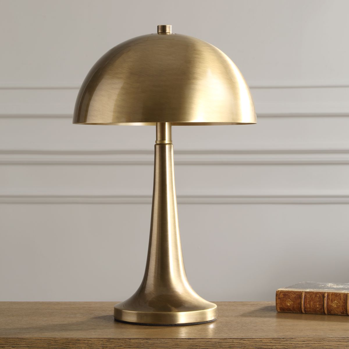 Dame Accent Lamp view 3