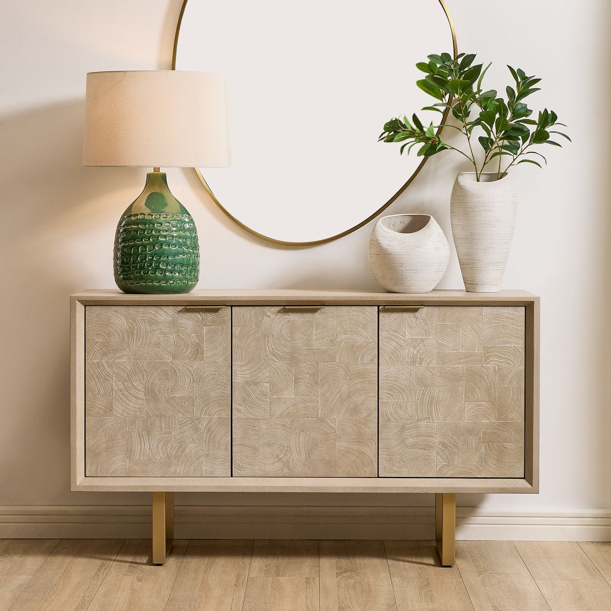 mayuイーストウッド Pinstripe 2 Door Cabinet - Uttermost